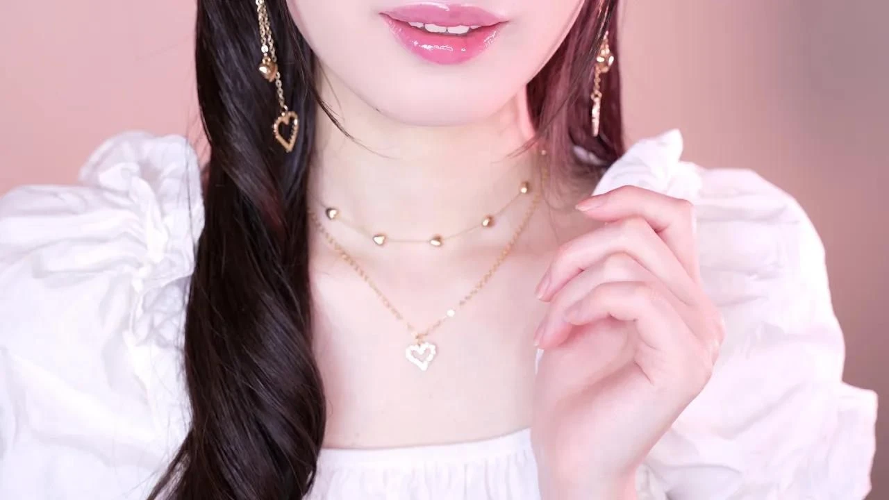 ASMR Cham：针对敏感人群的无声低语，能让你昏昏欲睡💤