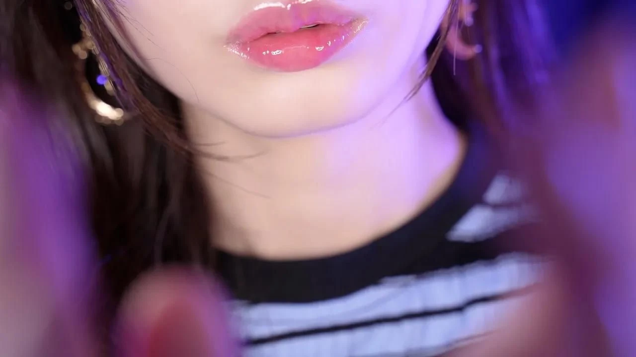 ASMR Cham：类似水声的无声低语，有助于睡眠