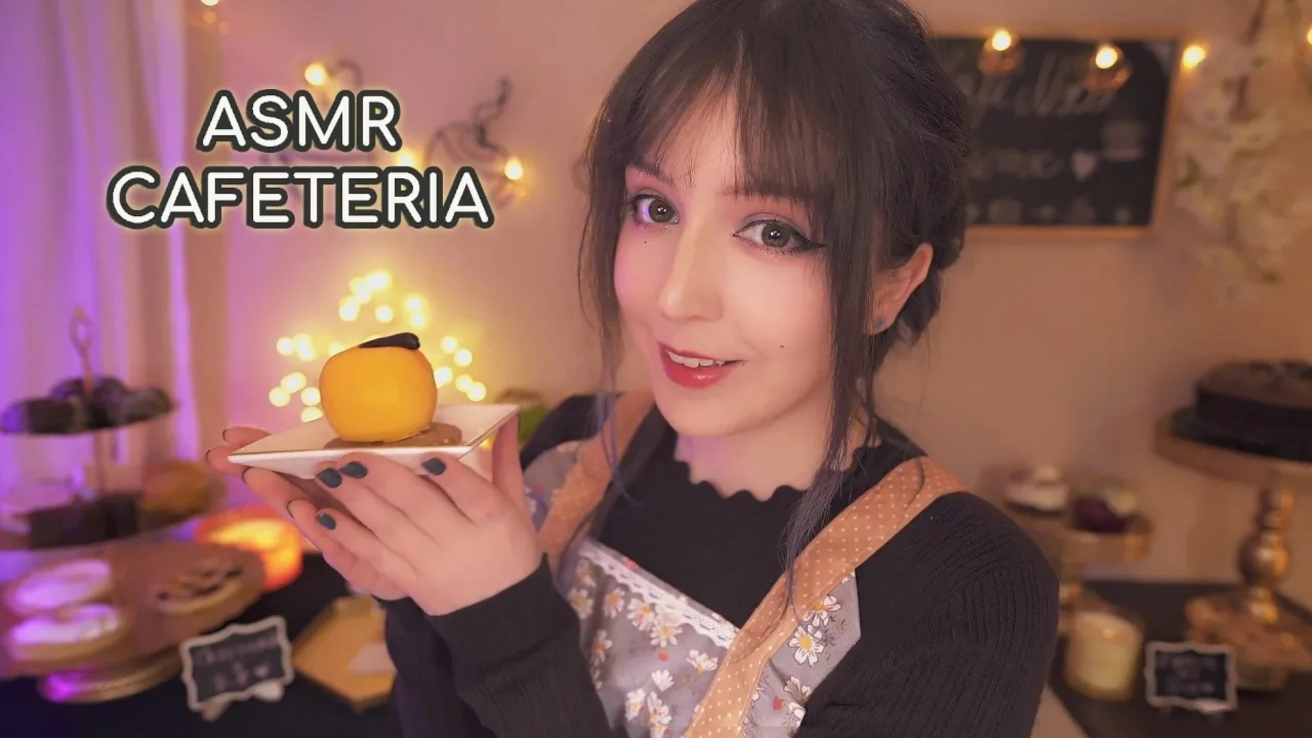 Noa ASMR：ASMR 温馨咖啡馆 ， 雨声、芋泥拿铁、三明治、甜点与茶 | 个性化服务