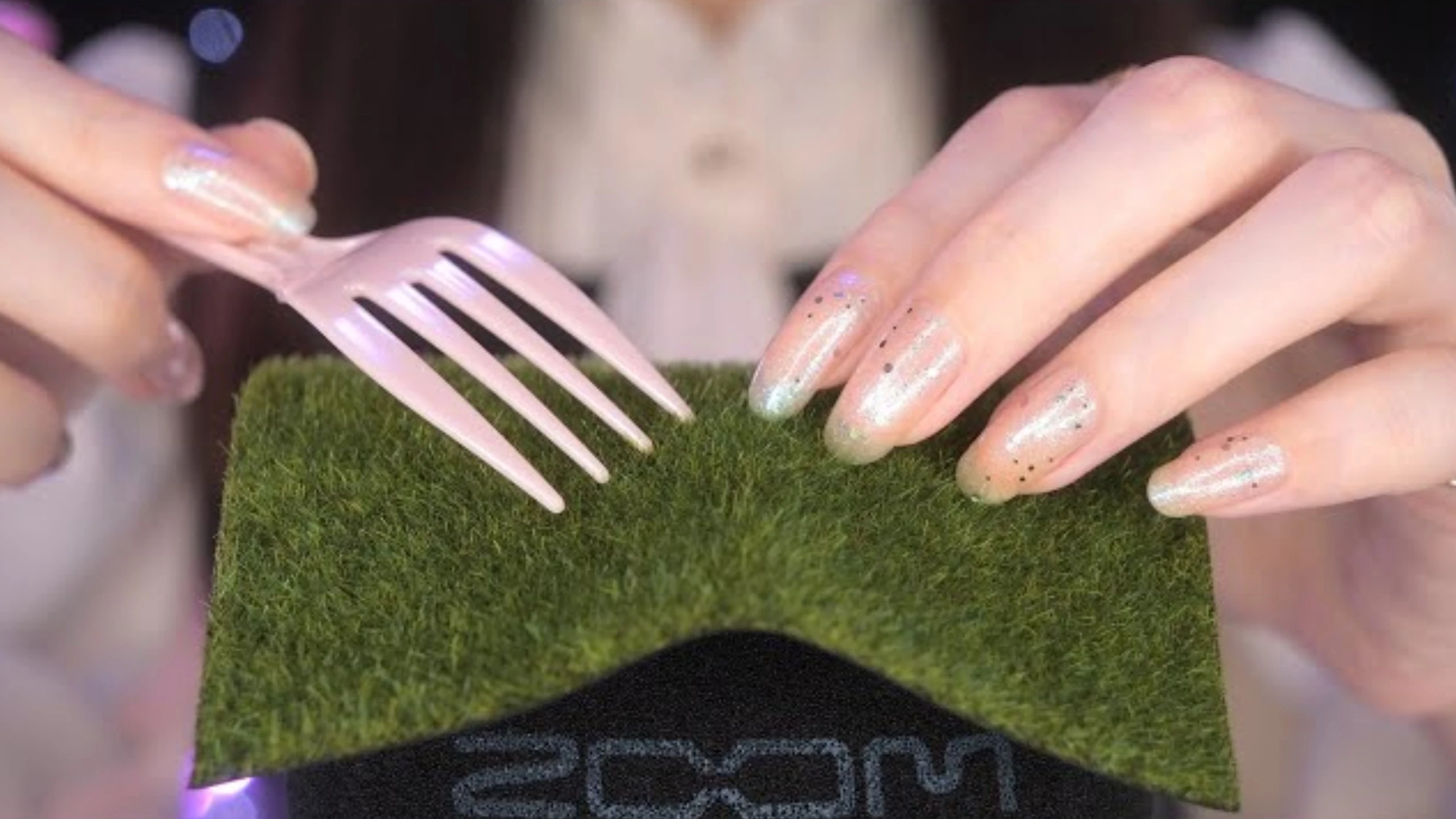 Coromo Sara. ASMR：ASMR最令人兴奋的脑搔痒，1小时