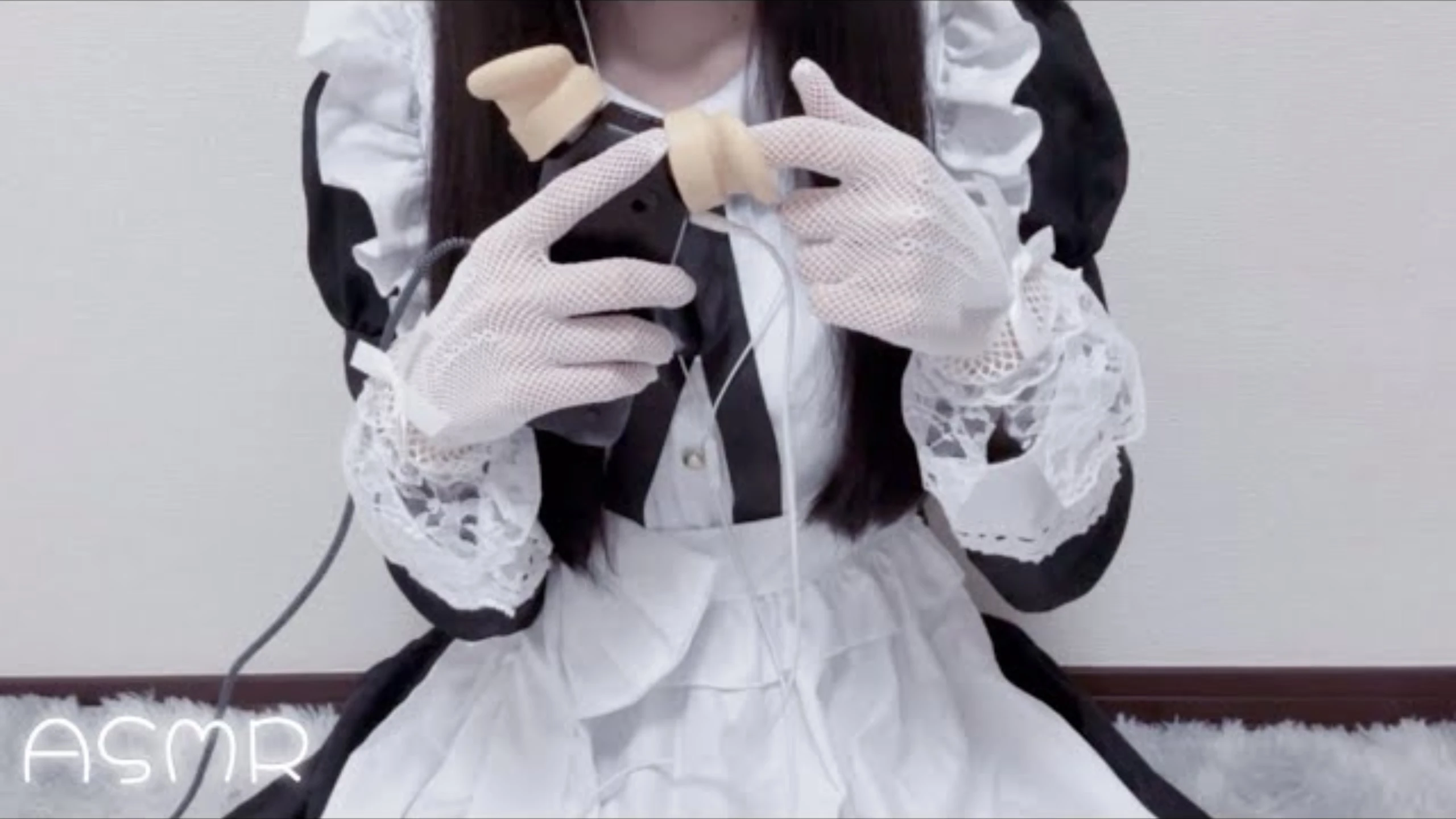 runa ASMR：【asmr】你想要我掏耳朵吗？因为不想直接接触，所以戴上手套/角色扮演