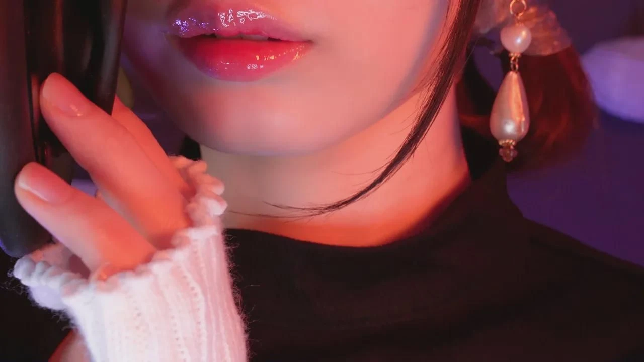 ASMR Cham：用手指进行的 ASMR 类型的耳部清洁操作